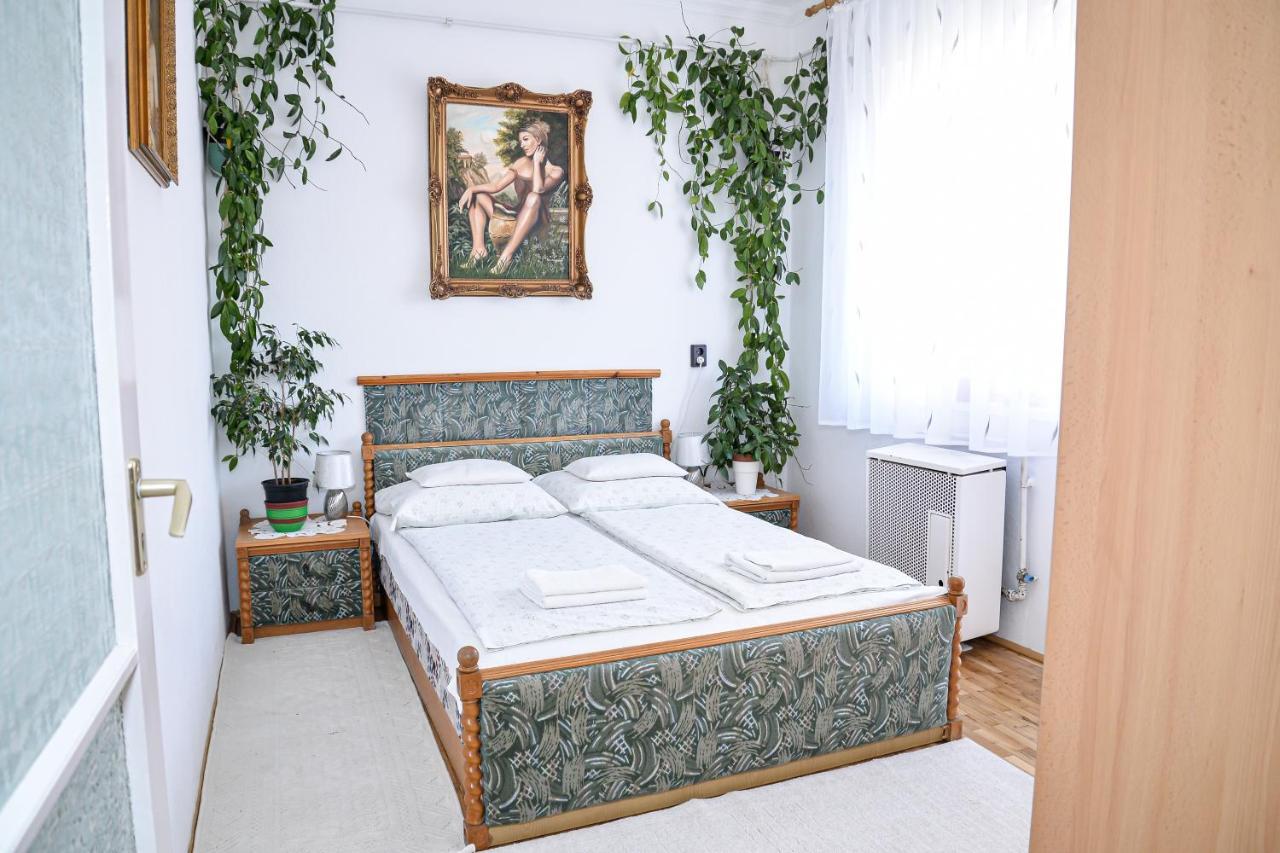 Lilla Vendeghaz Villa Hajdúszoboszló Exterior foto