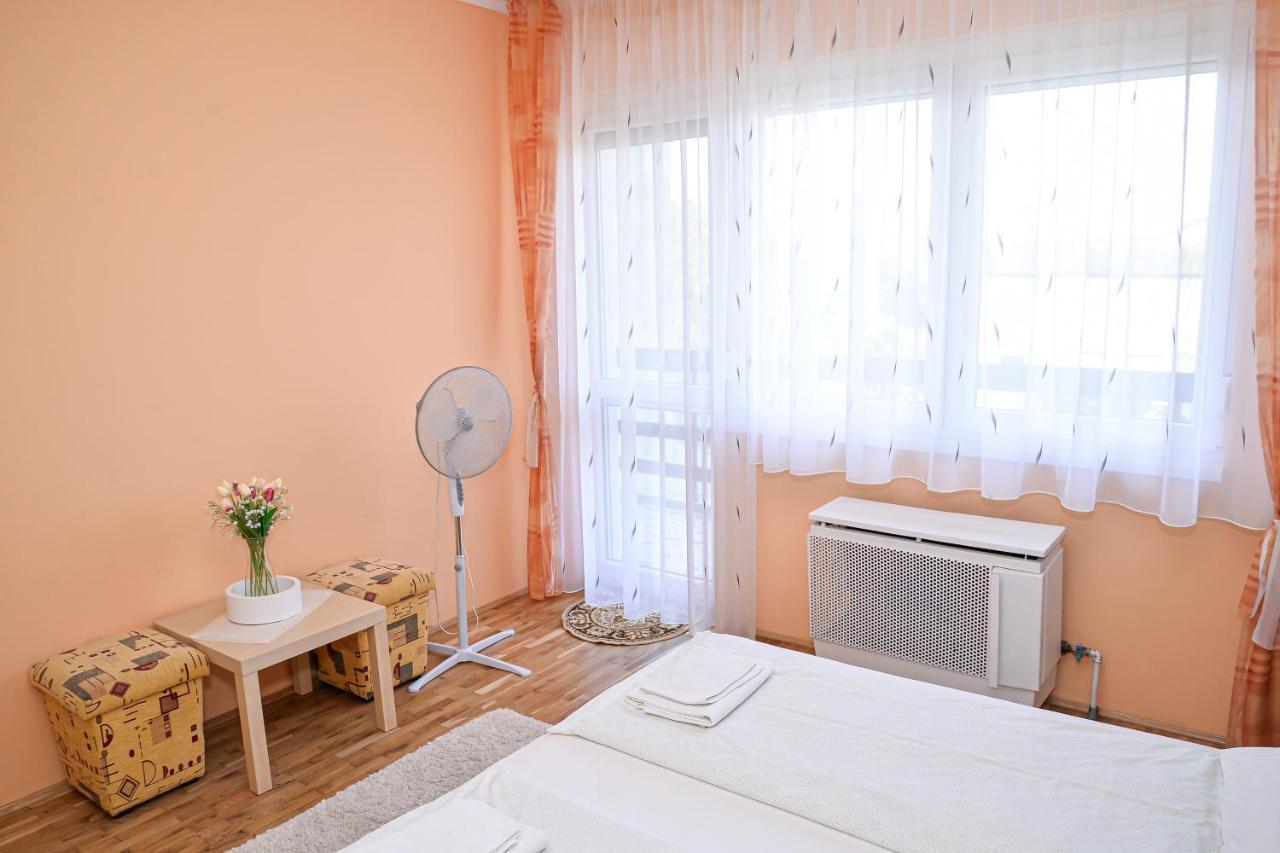 Lilla Vendeghaz Villa Hajdúszoboszló Exterior foto