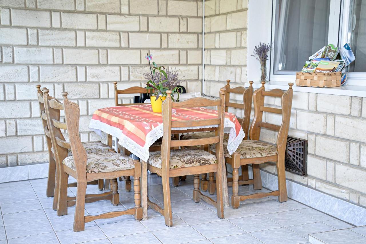 Lilla Vendeghaz Villa Hajdúszoboszló Exterior foto