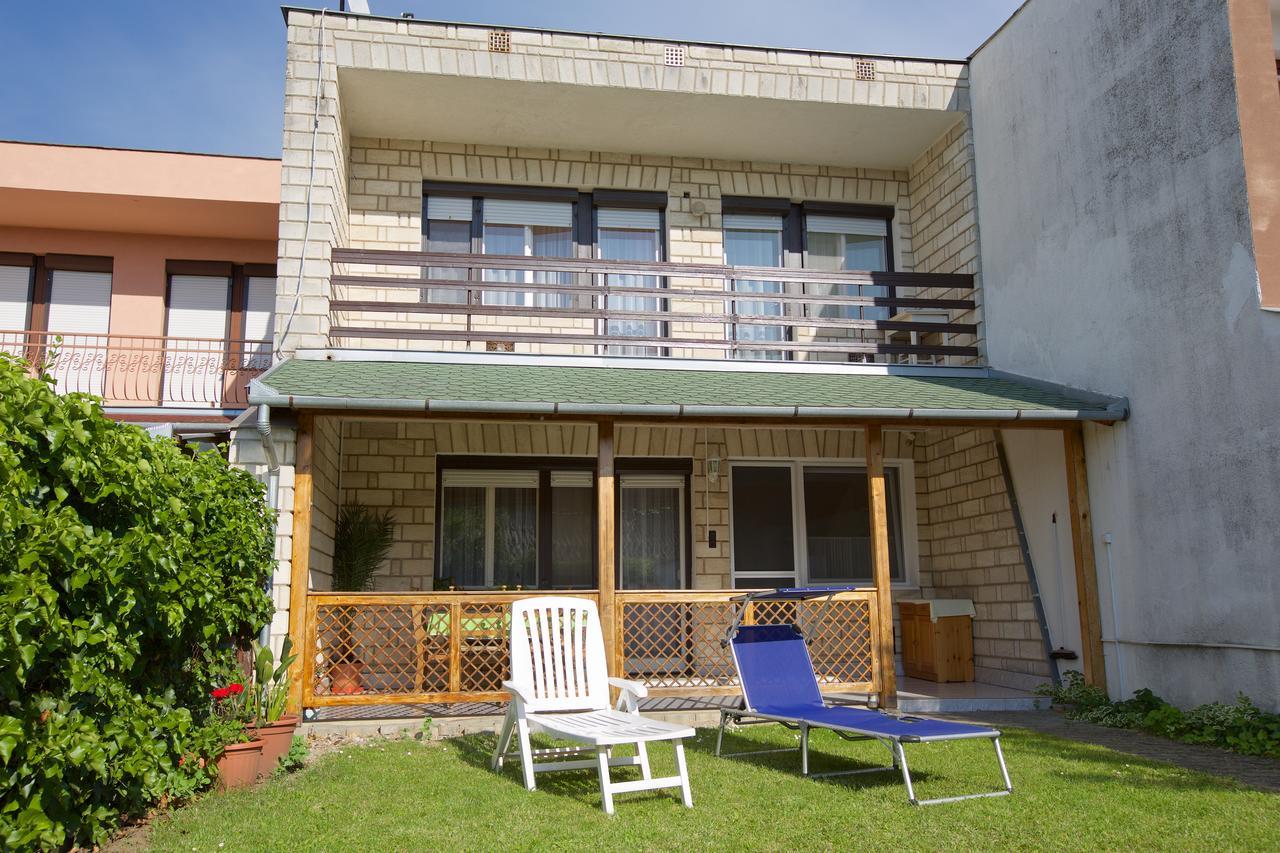 Lilla Vendeghaz Villa Hajdúszoboszló Exterior foto